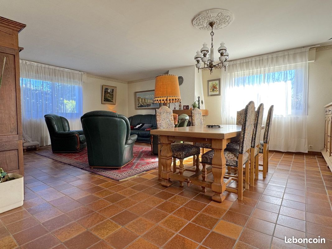 Maison 8 pièces 181 m² · à Larmor-Plage · 181 m² · 645 000 €
