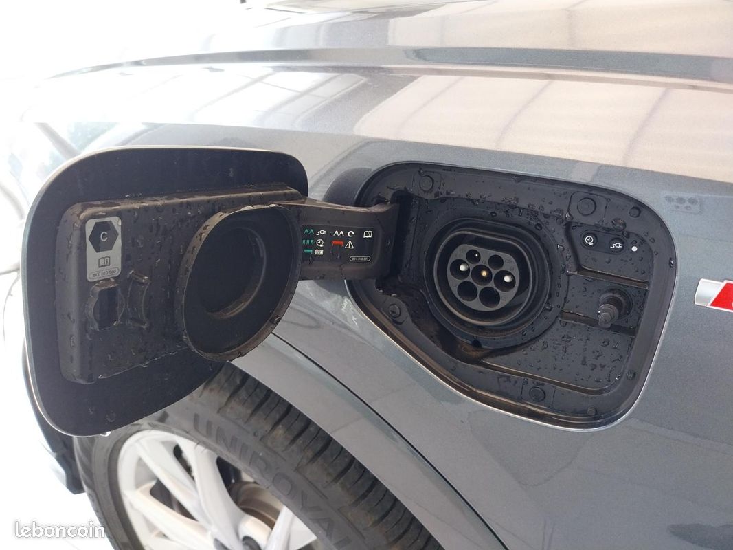 AUDI Q3 45 TFSIe 245 ch S tronic 6 S line (image 27)