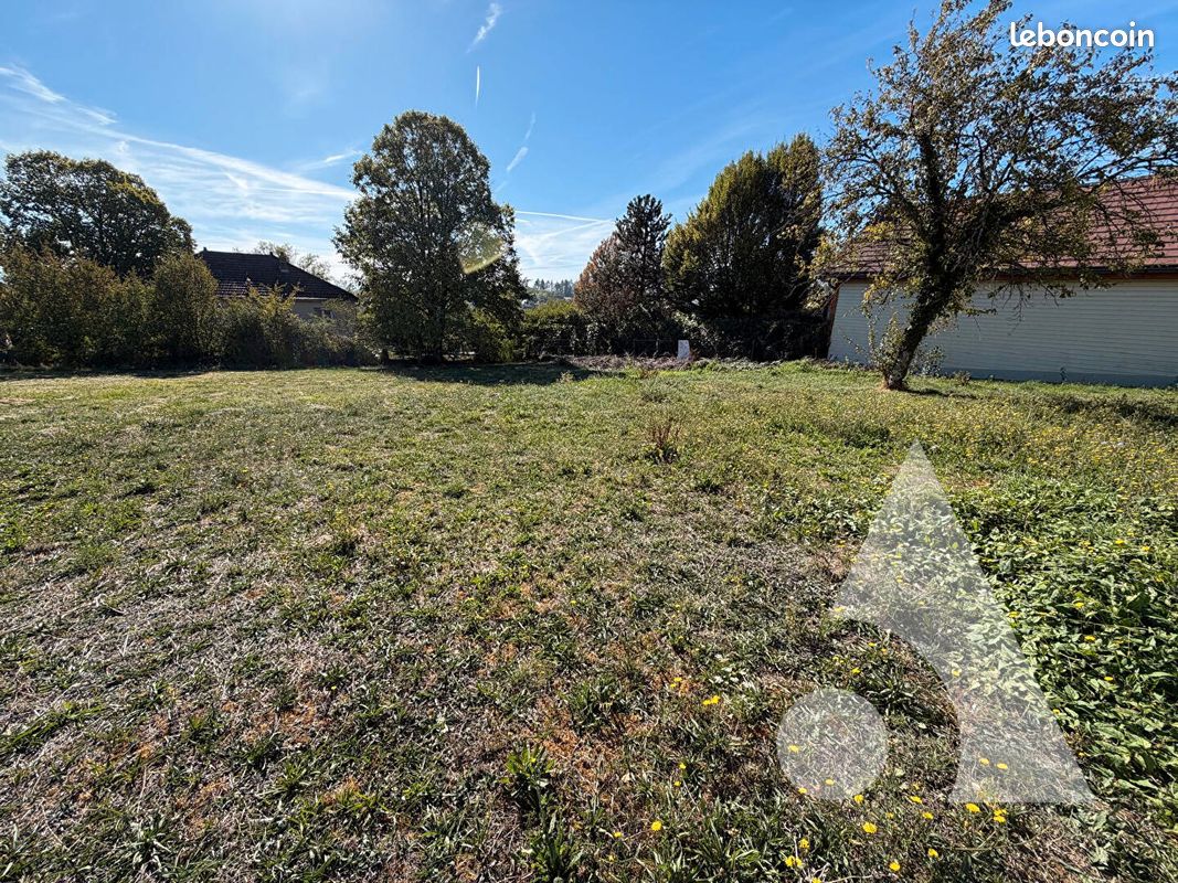 Terrain 822 m² · à Dole · 822 m² · 80 000 €