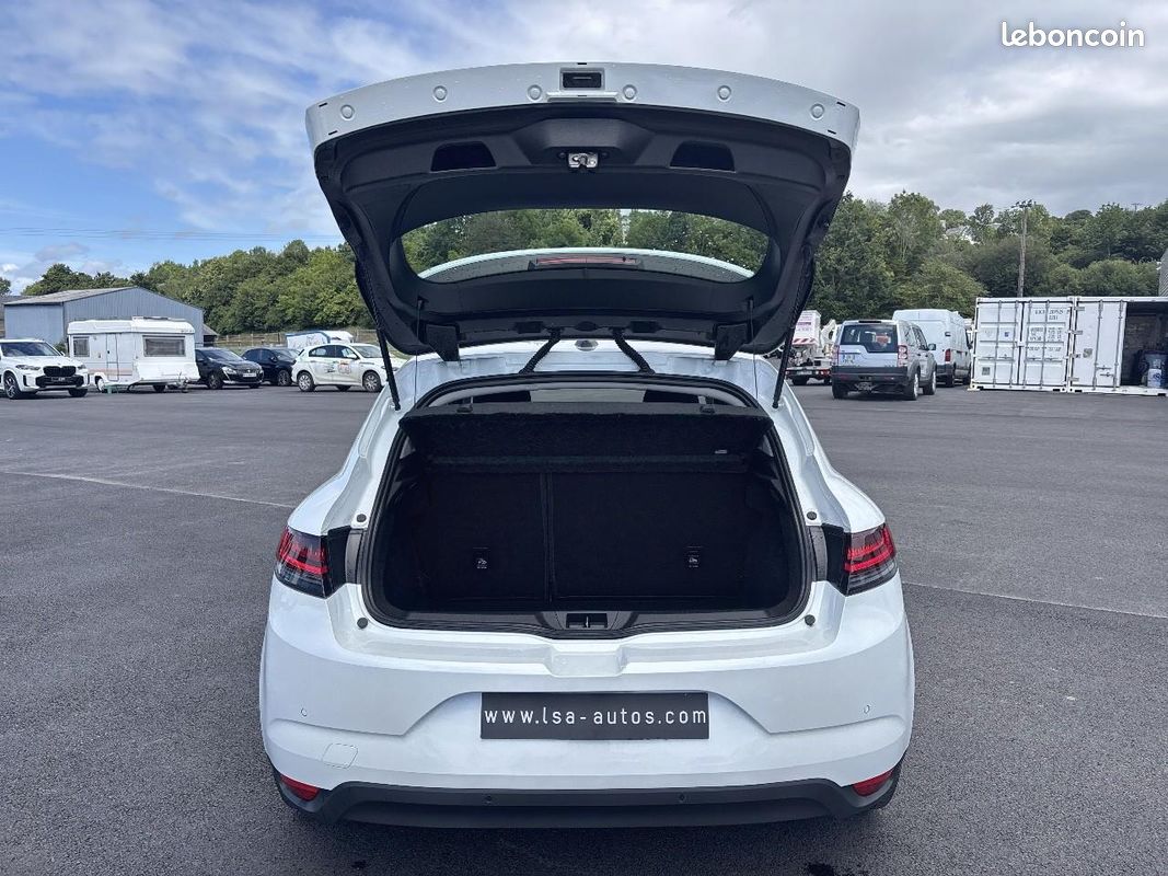 RENAULT MEGANE IV 1.5 Blue dCi 115 BERLINE Evolution PHASE 2 (image 23)