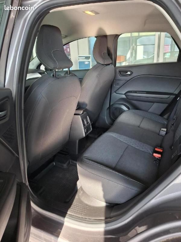 Renault Captur E-Tech 145 - 21 Business (image 13)