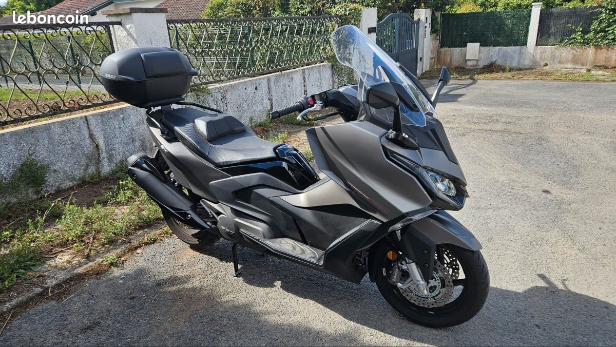 Scooter Kymco AK 550 (image 1)