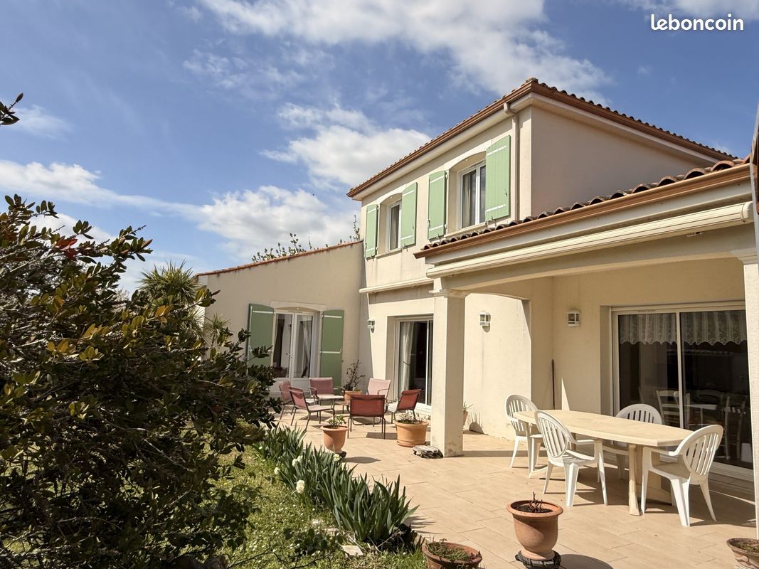 Maison 6 pièces 180 m² · à Cozes · 180 m² · 411 000 €
