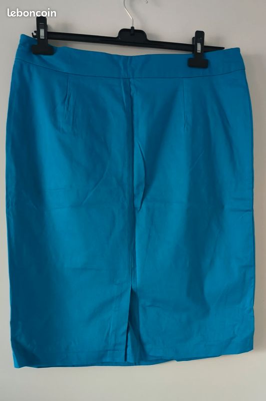 Robe femme de la marque Mary Kimberley neuve disponible en 40,42,44