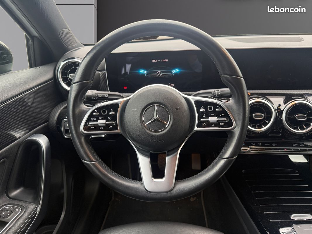 MERCEDES A A180 D PROGRESSIVE LINE 7G-DCT 116Ch Car Play, Caméra de recul Garantie 12 mois (image 9)