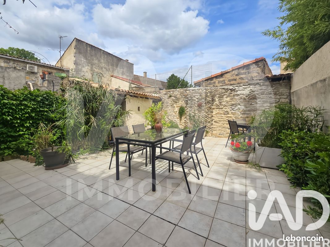 Maison 5 pièces 92 m² · à Rodilhan · 92 m² · 237 000 €