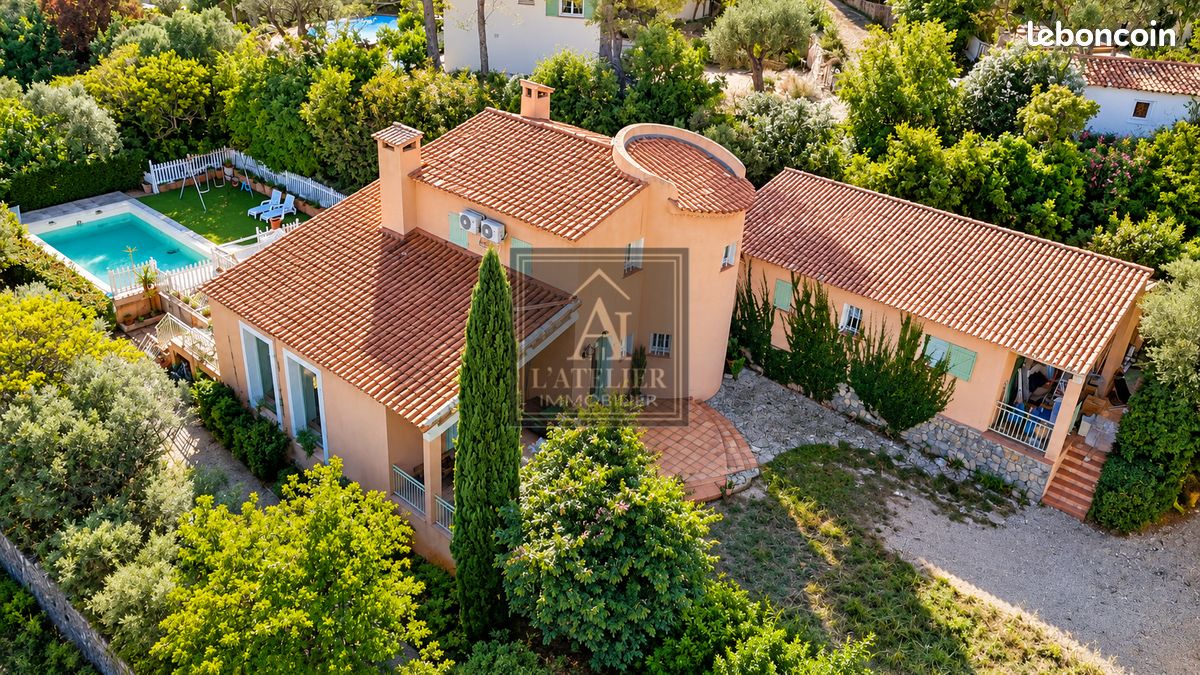 Maison 6 pièces 210 m² · à Solliès-Ville · 210 m² · 769 000 €