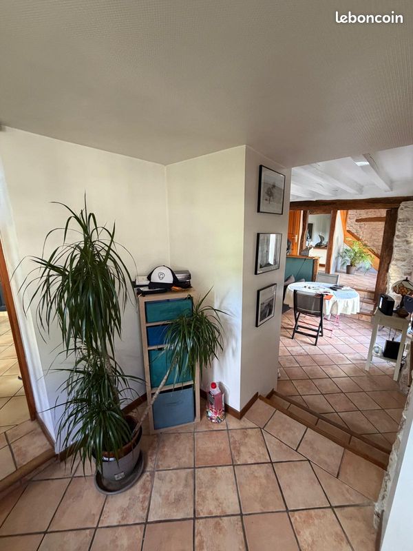 Maison à louer avec piscine hors sol (image 2)
