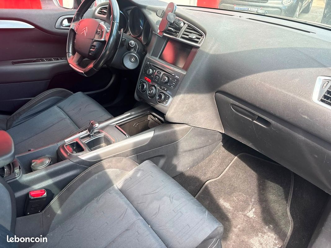 Citroën C4 1.6L HDI 112 CHEVAUX BOÎTE AUTOMATIQUE | ENTIÈREMENT RÉVISÉE ET GARANTIE (image 17)