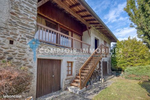 Maison 7 pièces 229 m²
