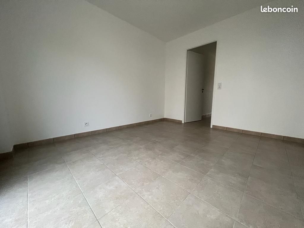 Appartement 2 pièces 43 m² · à Bussy-Saint-Georges · 43 m² · 810 €/mois