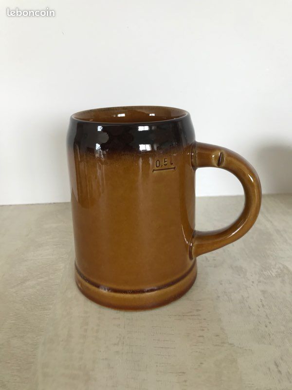 Lot de trois chopes à bière en grès céramique (image 2)