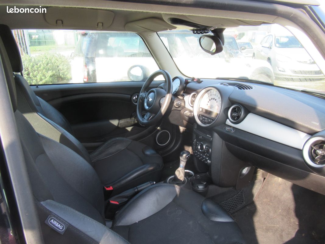Superbe mini cooper 1.6l 122cv ba faible kms (image 5)