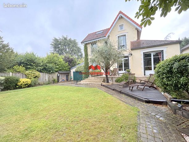 Maison 8 pièces 210 m²