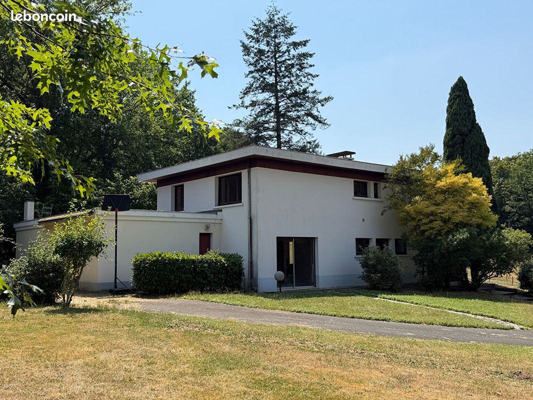 Maison 8 pièces 210 m² · à Coulounieix-Chamiers · 210 m² · 268 700 €