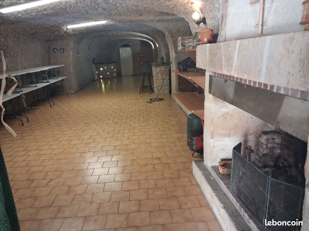 Location cave festive (image 2)
