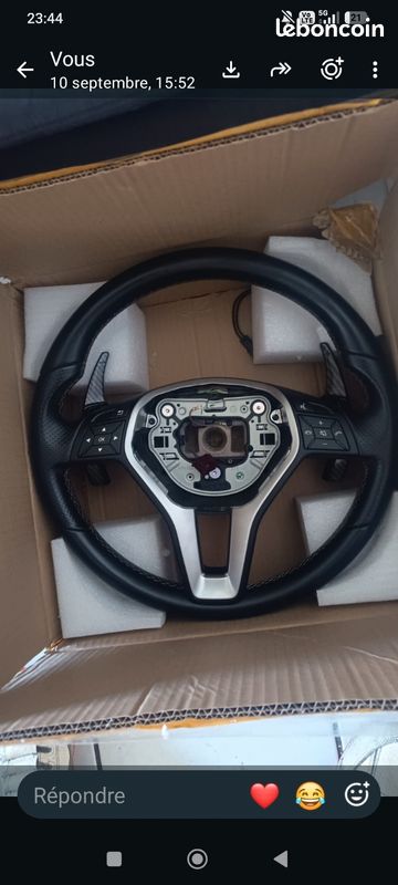 Volant jamais servi Mercedes W176 W177 GLA / classe A style AMG / palettes (image 1)