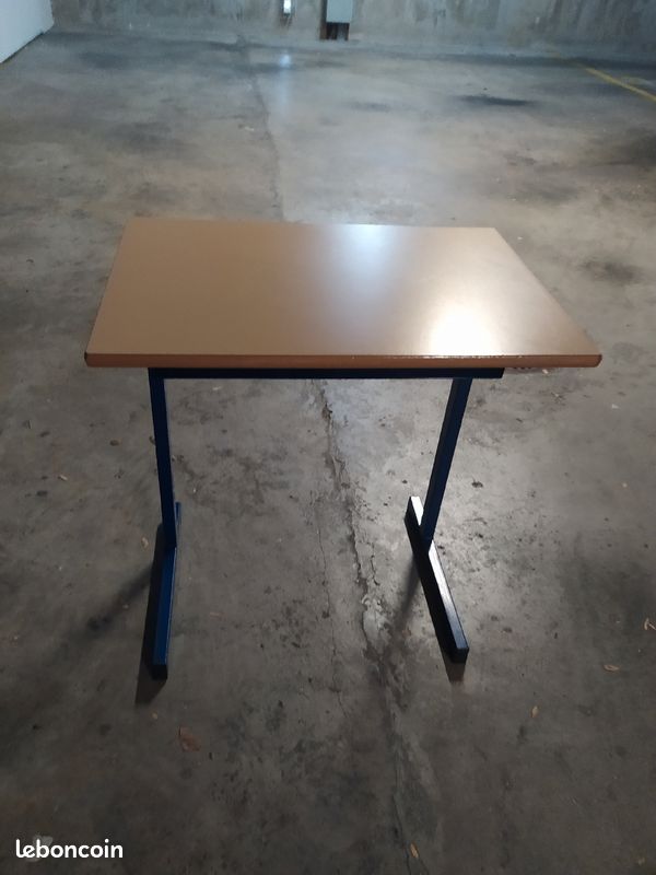 Table d'école (image 1)