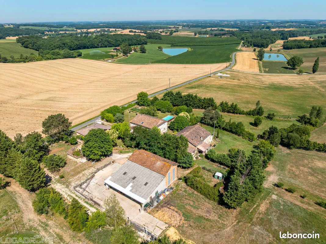 Maison 3 pièces 160 m² · à Montignac-de-Lauzun · 160 m² · 195 000 €