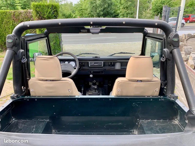 Cache fixation arceau de sécurité pour Land Rover Defender (image 3)