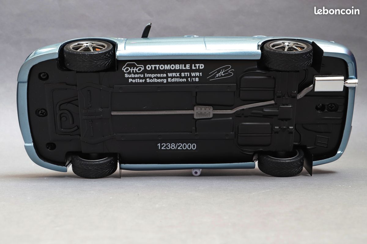 Subaru Impreza WRX STi Petter Solberg 2003 – Ottomobile 1/18, Résine Neuve