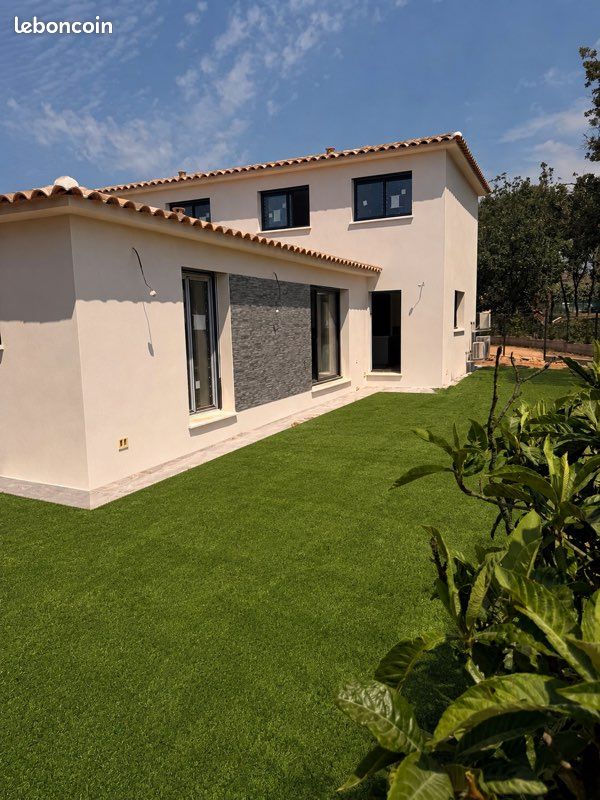 Maison 4 pièces 90 m² · à Rocbaron · 90 m² · 379 500 €