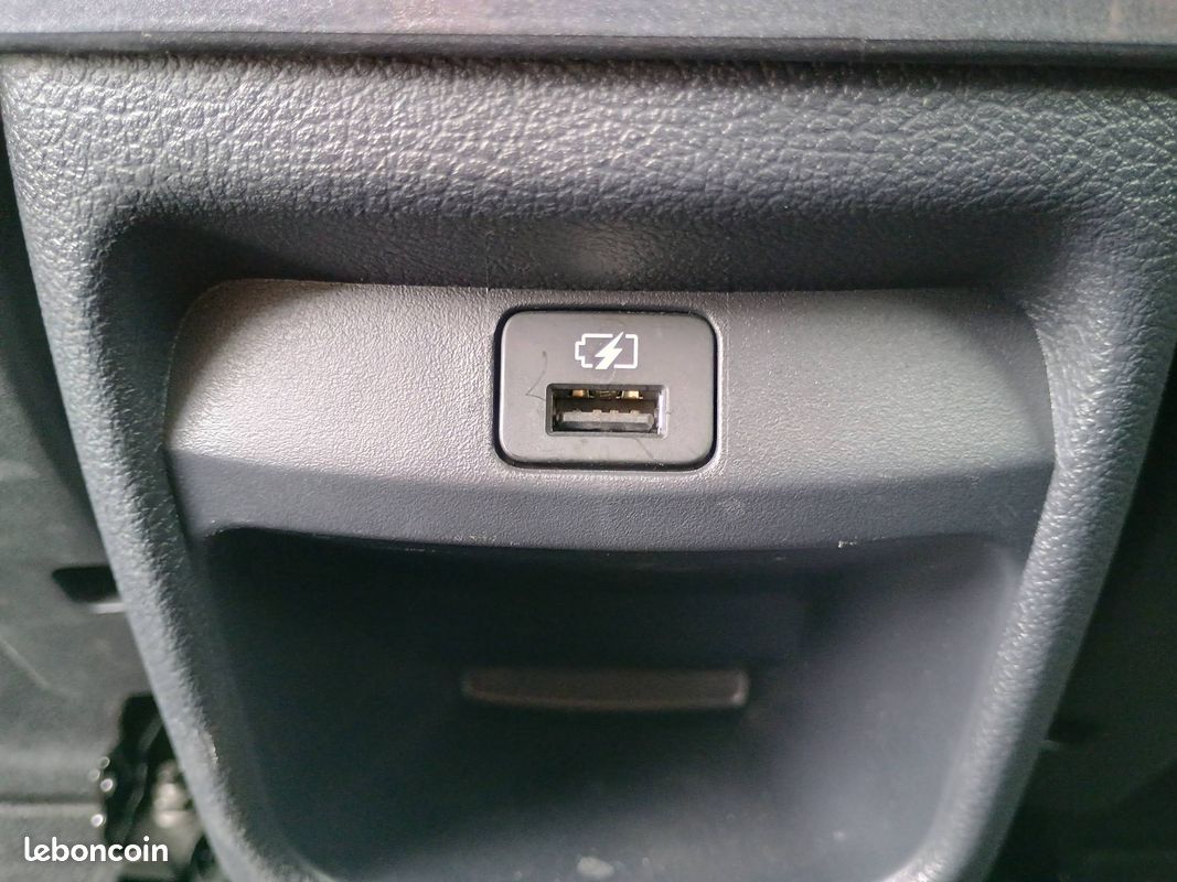 NISSAN Juke HYBRID 143 N-Connecta (image 24)