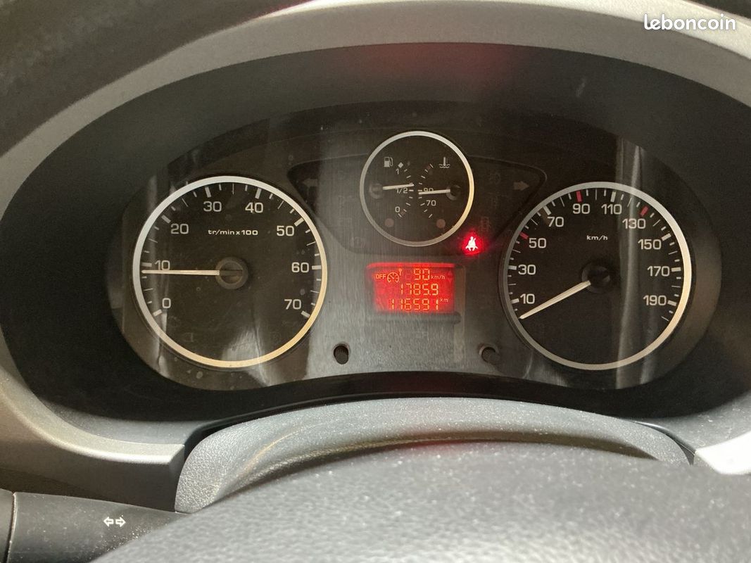 Peugeot Partner 1.6 e-HDi 92ch - 2012 - Sans AD-BLUE - 1ère main (image 9)