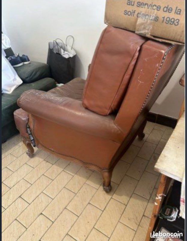 Fauteuil à clous à retaper (image 1)