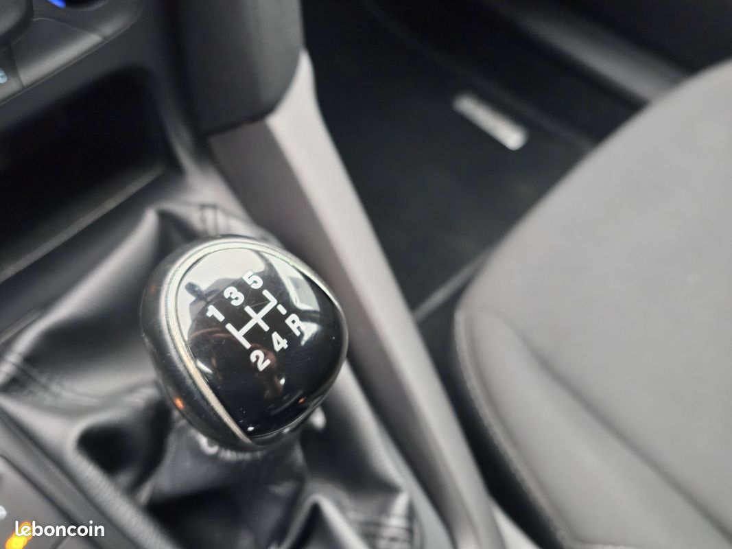 FORD Focus 1.0 EcoBoost 100 S&S 99g Trend (image 14)