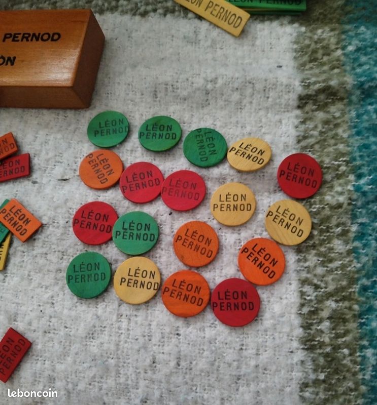 Lot De 85 Anciens Jetons + Dé En Os, Pour Jeu De Carte, Société, Bistrot, Vintage
