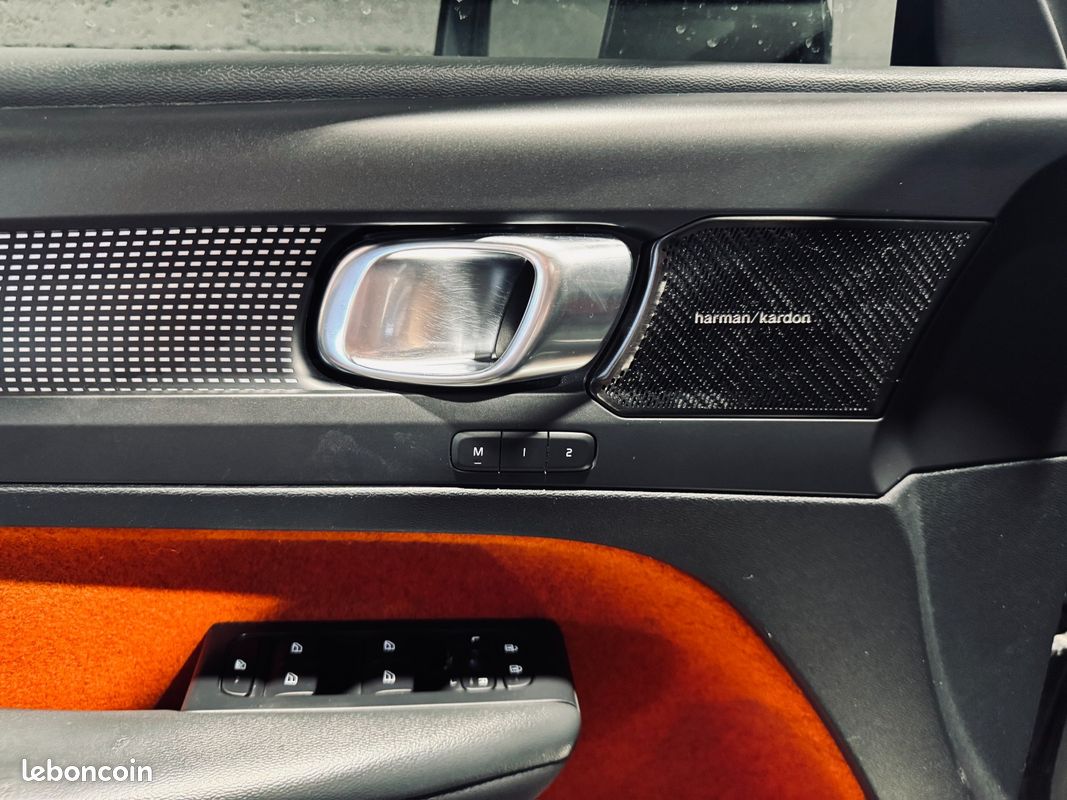 VOLVO XC40 R-Design T5 Recharge 180+82 ch DCT7 (image 21)