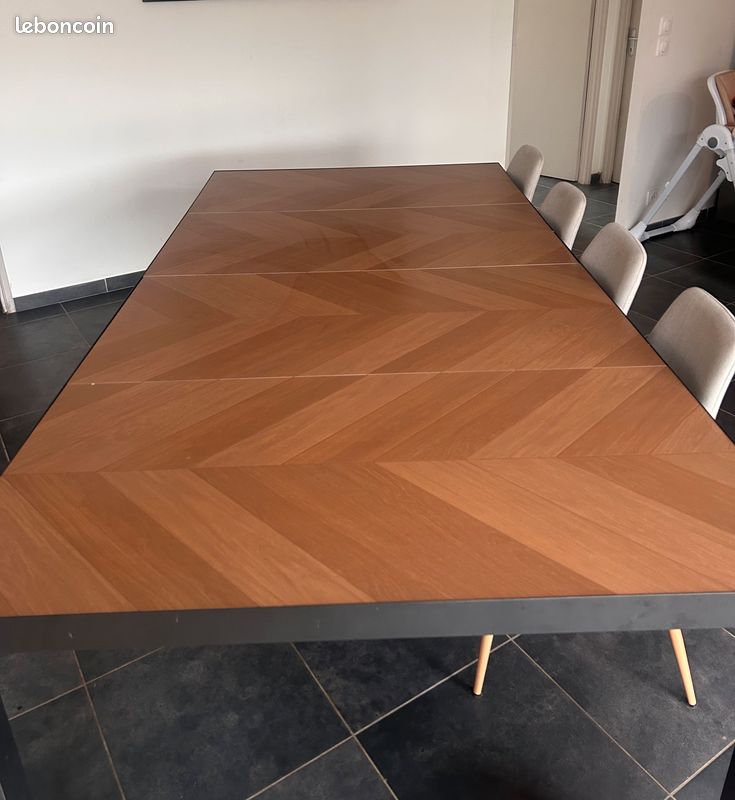 Table extérieure (image 1)