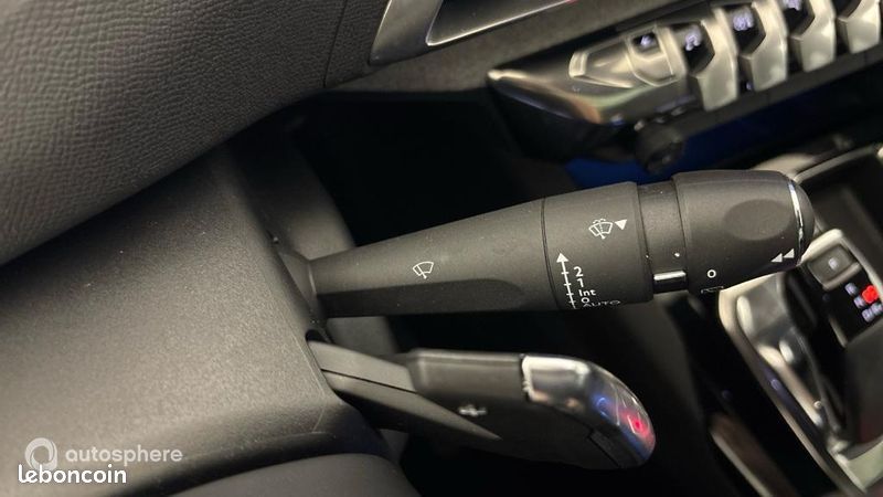 Peugeot 3008 HYBRID 225ch GT e-EAT8 (image 24)