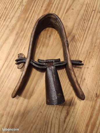 Belle Cloche Ancienne En Cuivre Pour Chèvre Ou Brebis – Collier En Bois & Battant En Os – Pièce D'Art Populaire Français