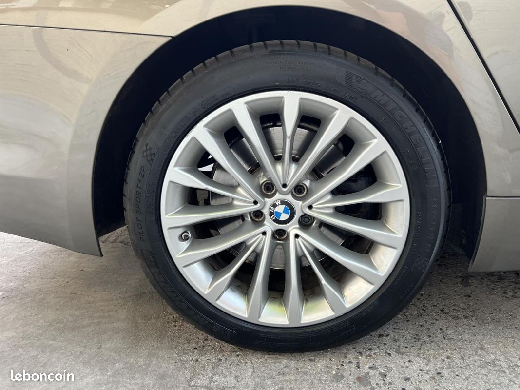 BMW SERIE 5 530d xDrive - BVA Sport Steptronic BERLINE G30 F90 Luxury PHASE 1 (image 24)
