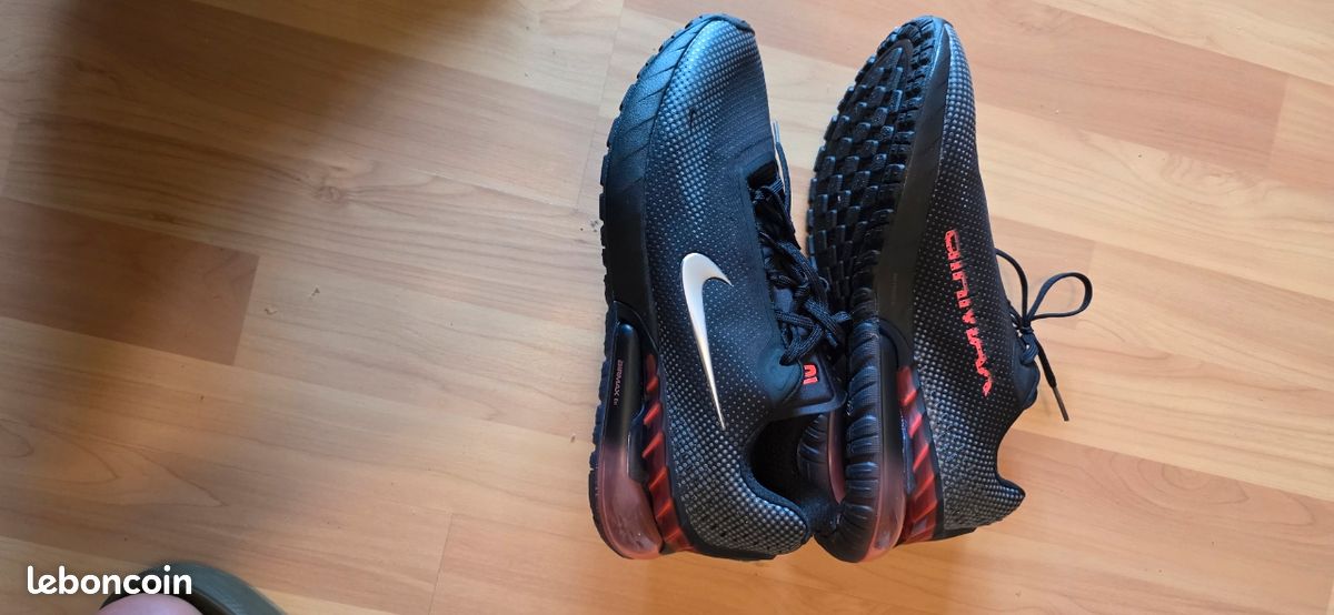 Nike air max peinture 42,5 (image 1)