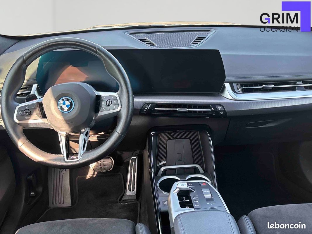 BMW iX1 xDrive30 M Sport (image 7)