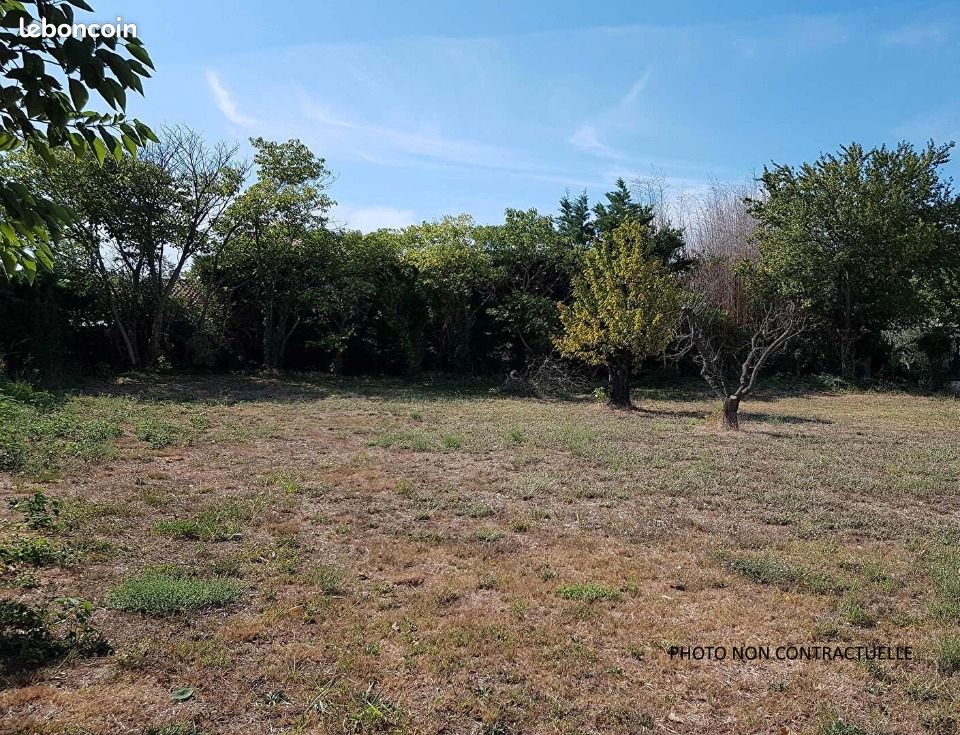 Terrain 500 m² · à Mouriès · 210 000 €