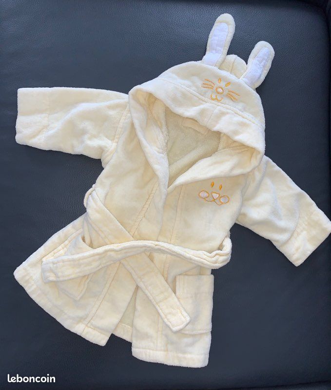 Peignoir bébé 6 mois (image 1)