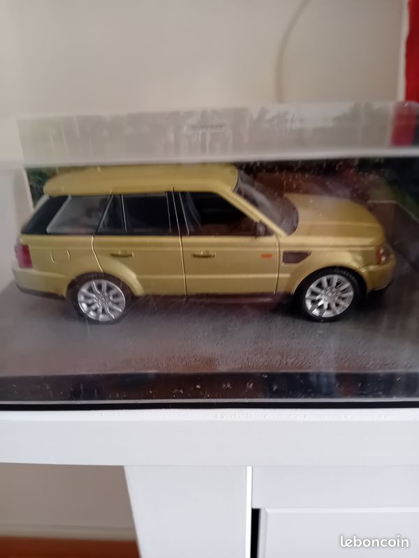Miniature James bond 007 RANGE ROVER (image 1)