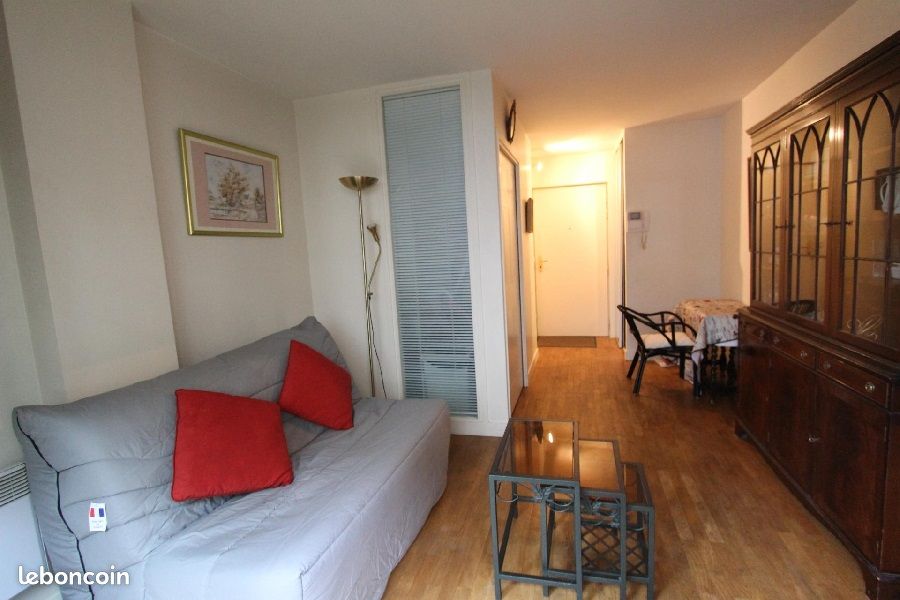 Appartement 1 pièce 20 m² · à Issy-les-Moulineaux · 20 m² · 425 €