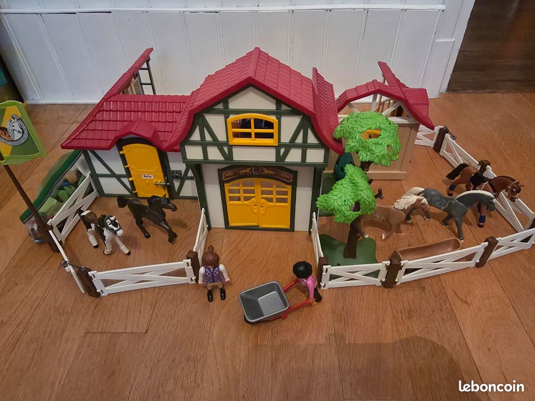 Lot écurie playmobil (image 1)