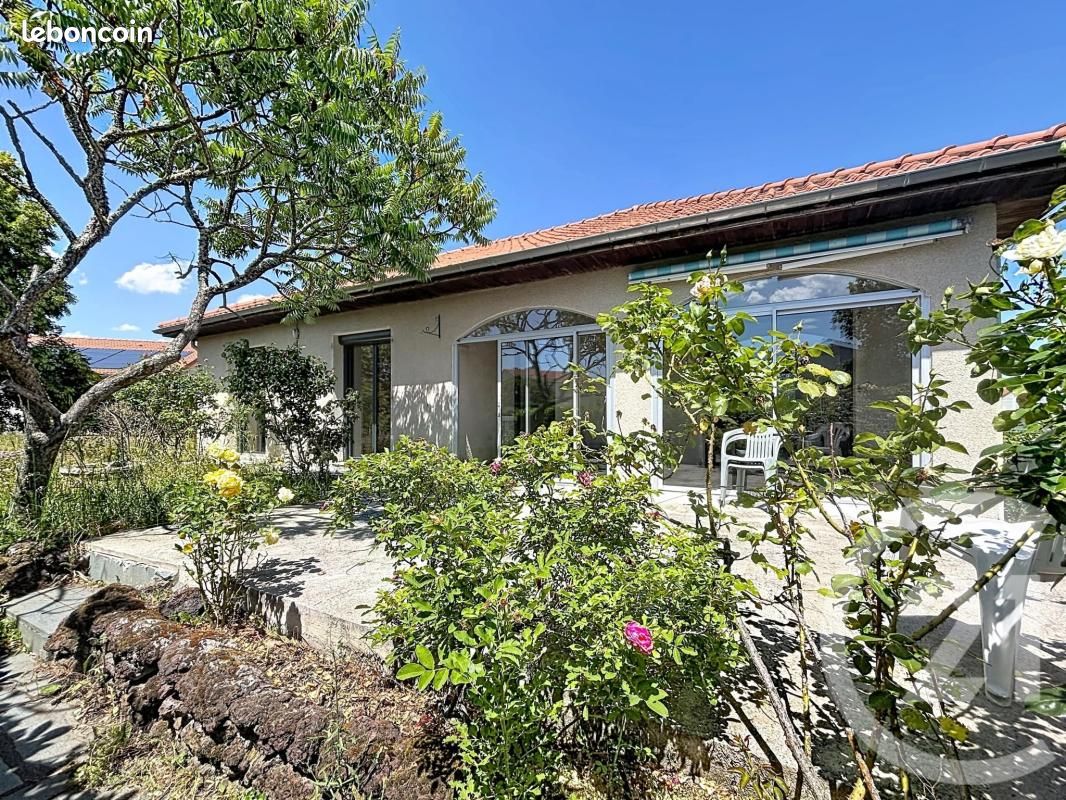 Maison 4 pièces 135 m² · à Châteaugay · 135 m² · 269 500 €