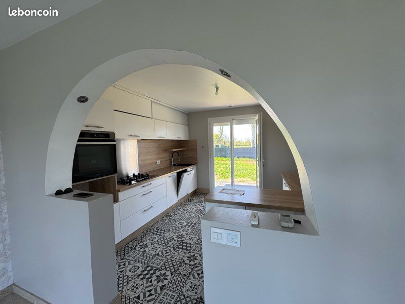 Maison individuelle sur environ 2000m2 - Locations