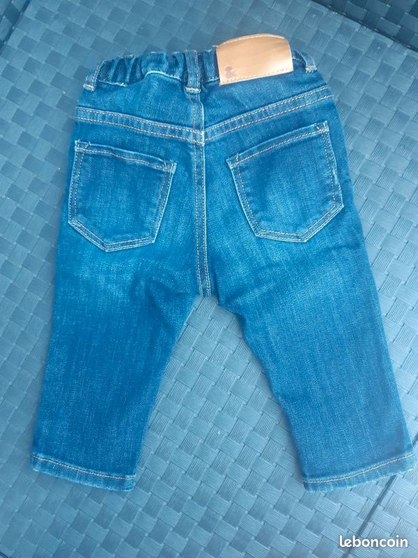 Jean. 6 mois. Marque H&M. En très bon état
4 (image 2)