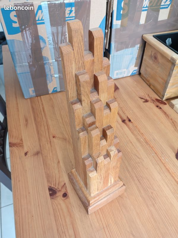 Tour Sculture Bois (image 1)