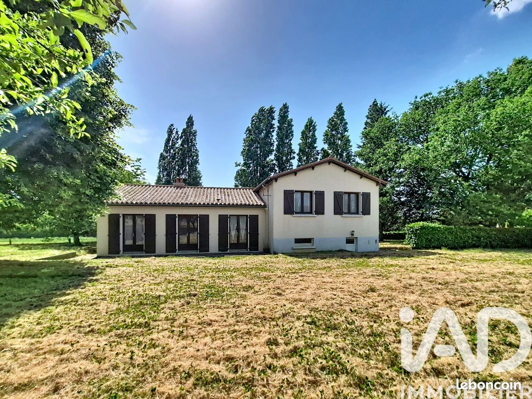 Maison 8 pièces 129 m² · à Chemillé-en-Anjou · 129 m² · 169 000 €