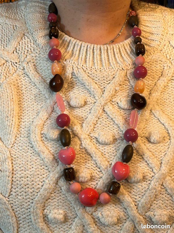 Collier fantaisie bois et plastique marron et rose (image 1)