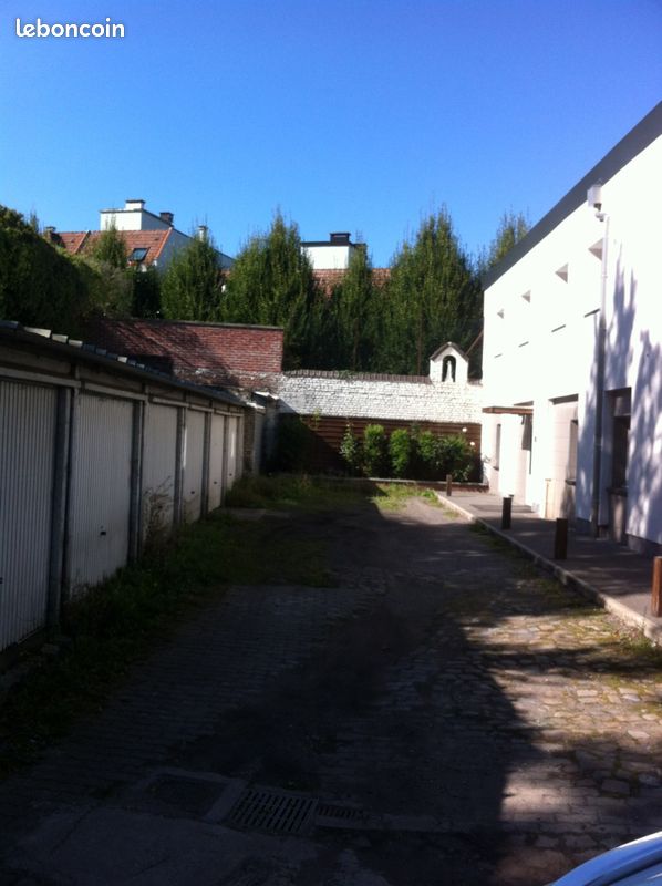 Garage individuel et sécurisé en Hyper centre · à Tourcoing · 80 €